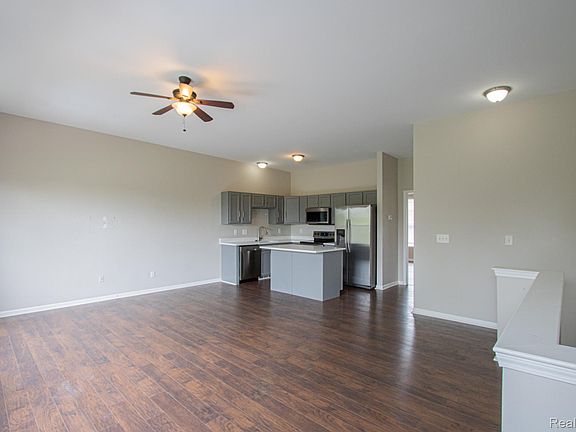 3rd image of 68 W Bethune St
