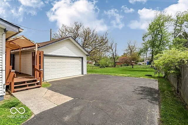 945 Cecil Ave — Photo 22