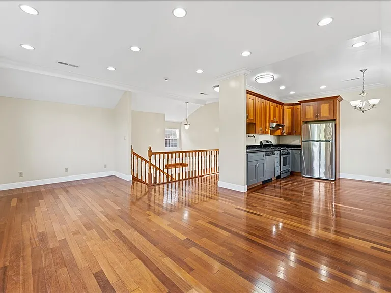 2115-2117 Ashby Ave #2117 — Photo 4