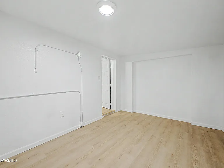 2038 E Lemon St — Photo 11