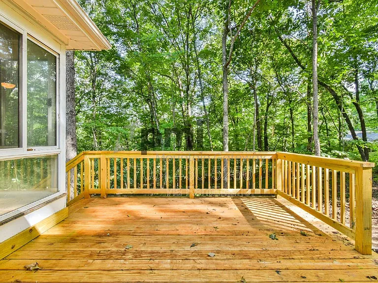 135 Beacon Hill Dr — Photo 12