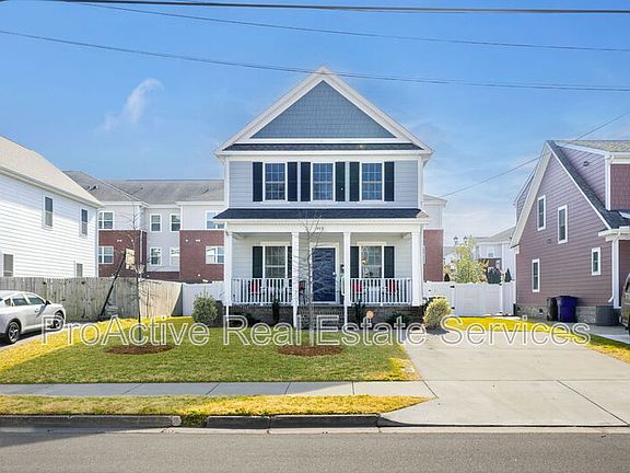 2nd image of 913 Joyce St