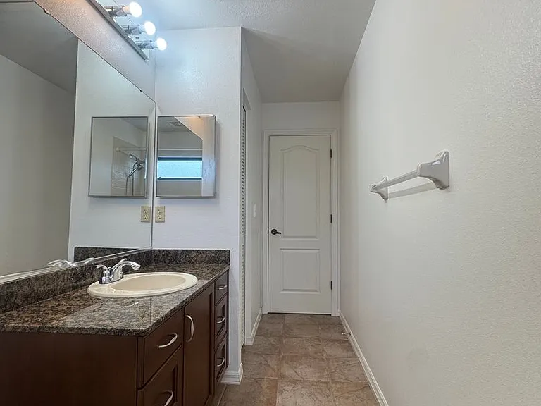 6077 Marella Dr — Photo 29