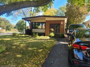 89 Deschene Ave, Hamilton, ON L9A3J9