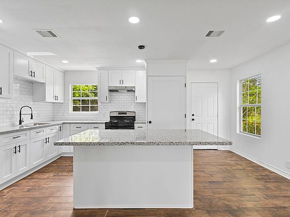 5th image of 4213 Rachel Ave
