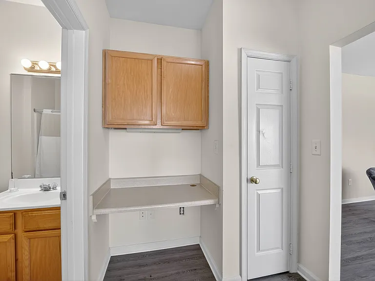 Brittany Commons Apartments — Photo 24