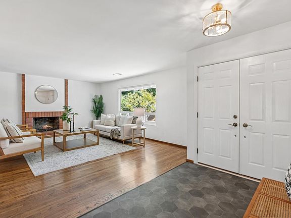 5th image of 85 Buckingham Drive
