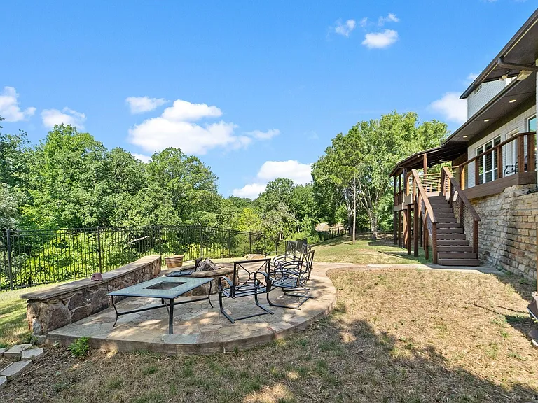621 Somerset Dr — Photo 21