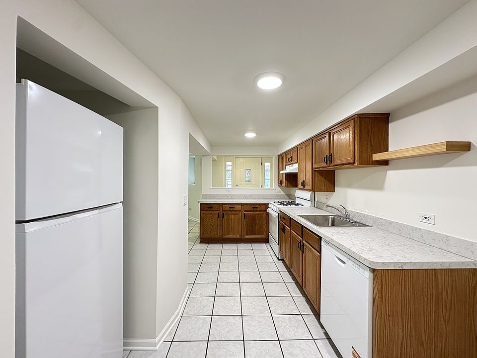 1st image of 5804 N Broadway St #G00c