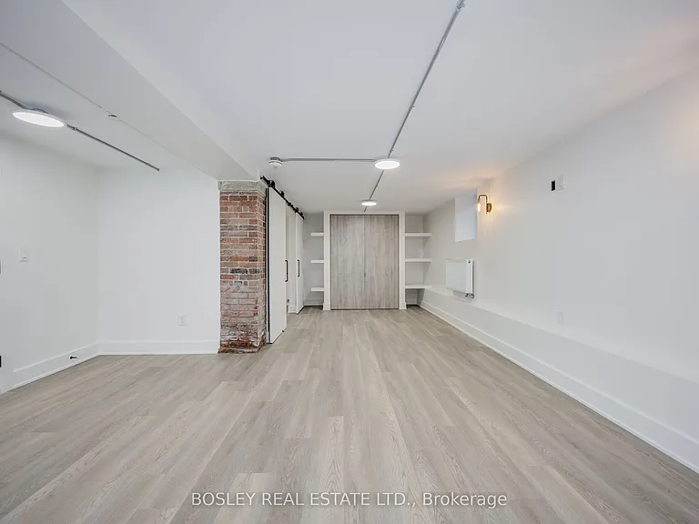 334A Gladstone Ave #B — Photo 9