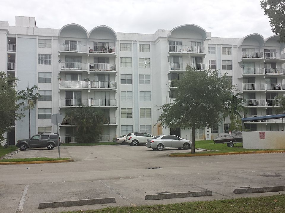 1st image of 486 NW 165th St APT B101