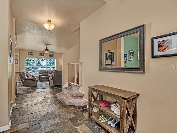 3rd image of 906 Windsor Estates Dr
