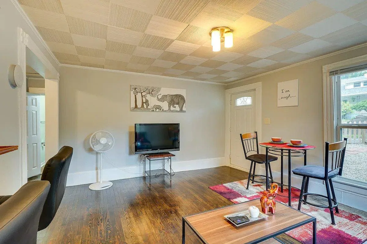 2 bed, 1000 sqft, $1,645 — Photo 3