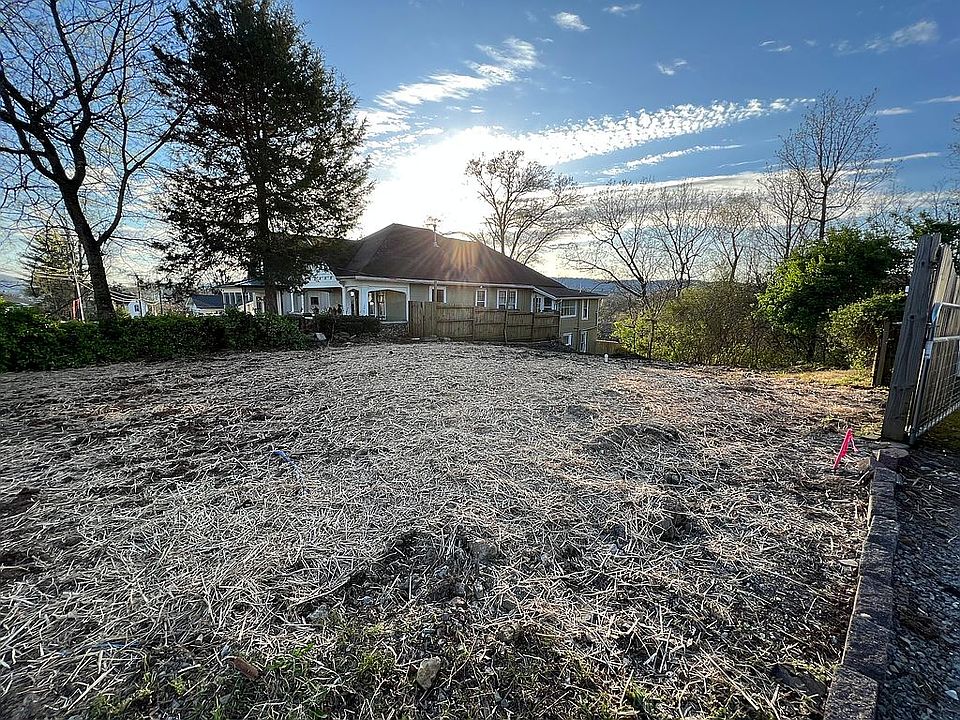 2nd image of 213 Jarnigan Ave