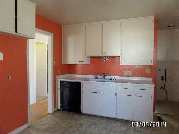 3rd image of 812 S 2nd St
