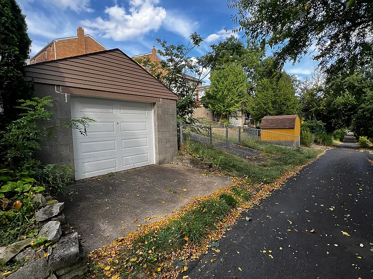1228 Milan Ave — Photo 2