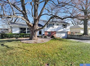 1708 N 11th St, Beatrice, NE 68310