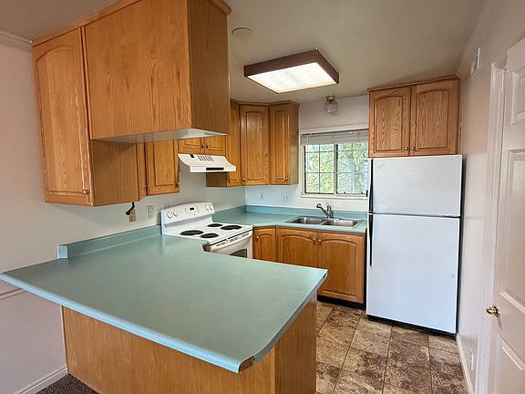 3rd image of 465 N 300 W APT 22