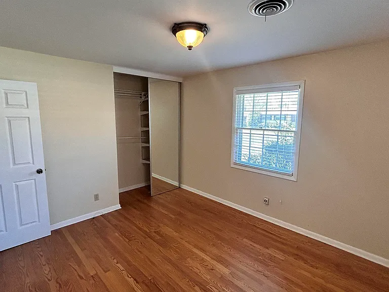 2106 Giles Dr NE — Photo 20