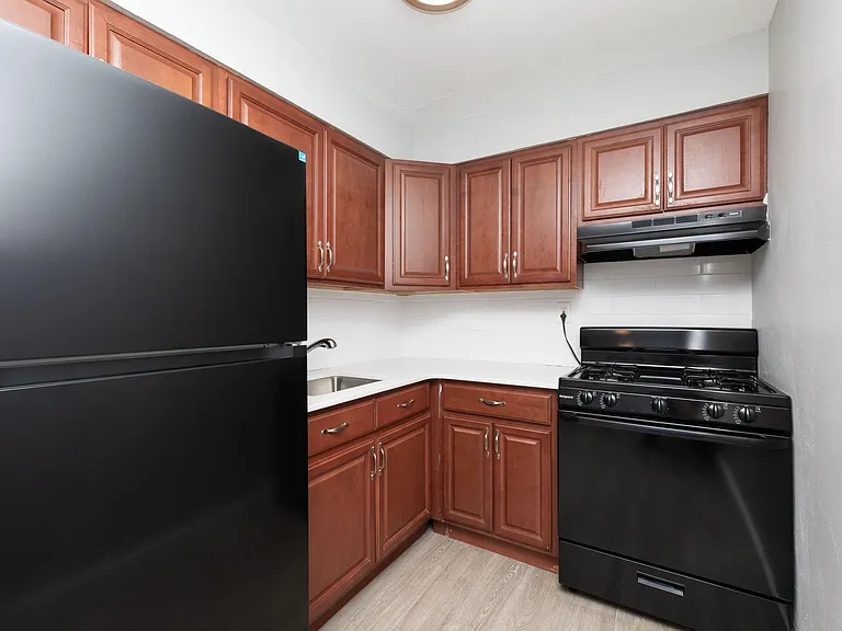 Wayne Court Apartments — Photo 22