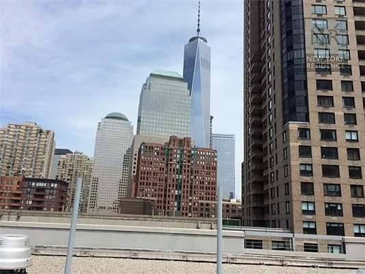 Sold by New York Residence | media 15