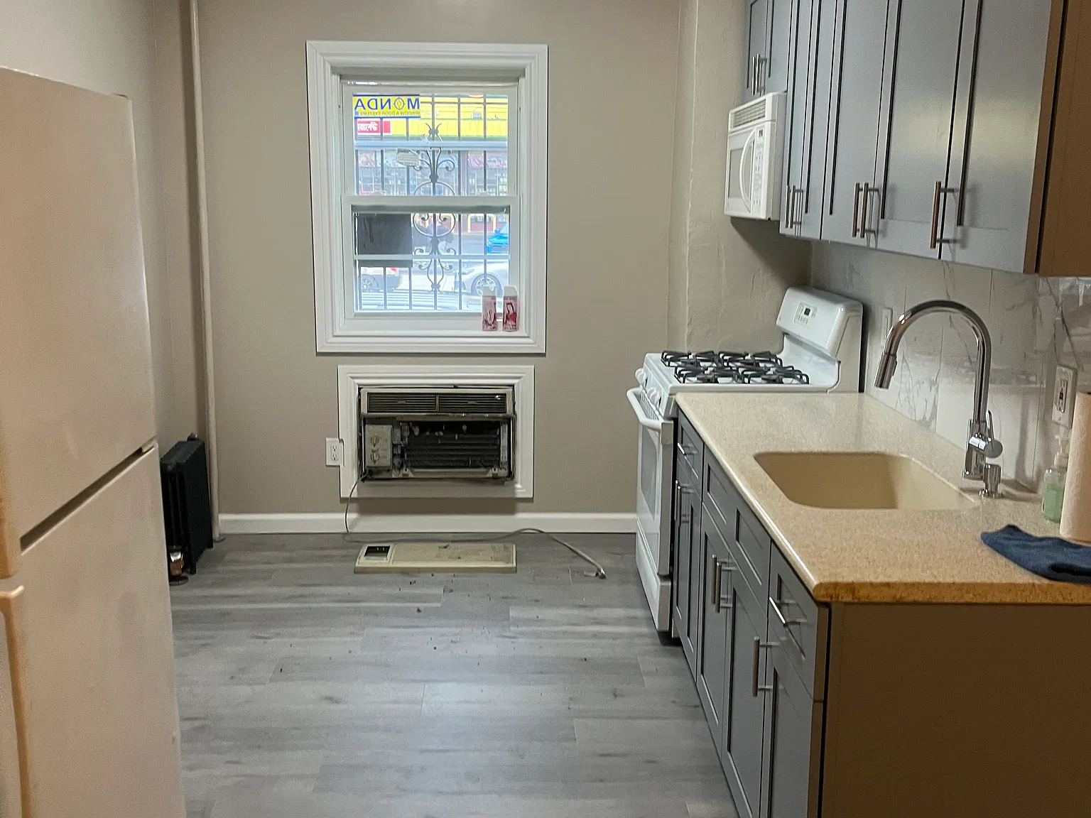 2 bed, 550 sqft, $2,500 — Photo 4