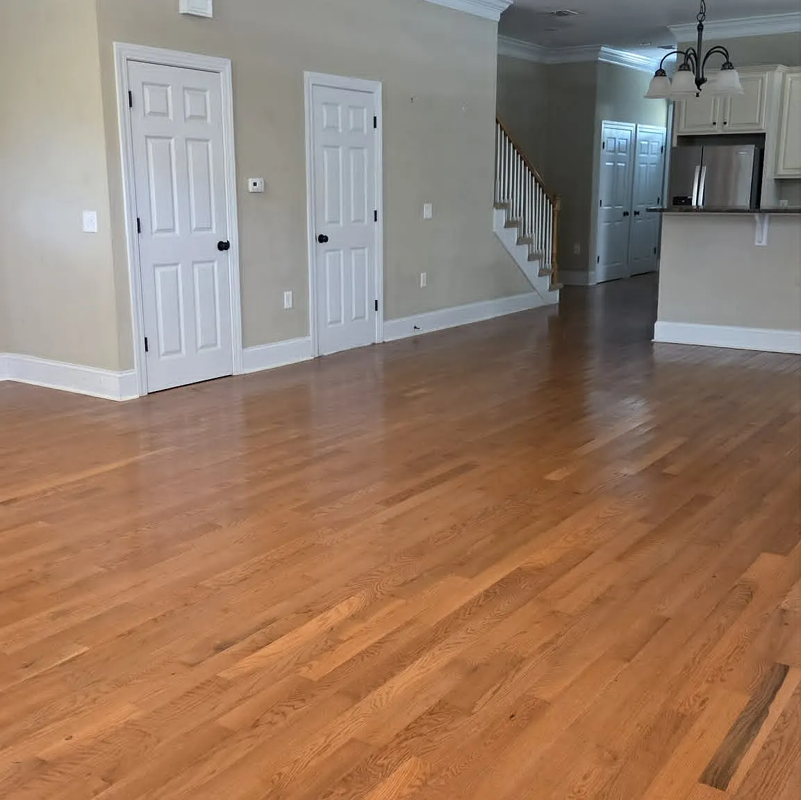 3 bed, 2.5 bath, 2200 sqft, $2,400 — Photo 3