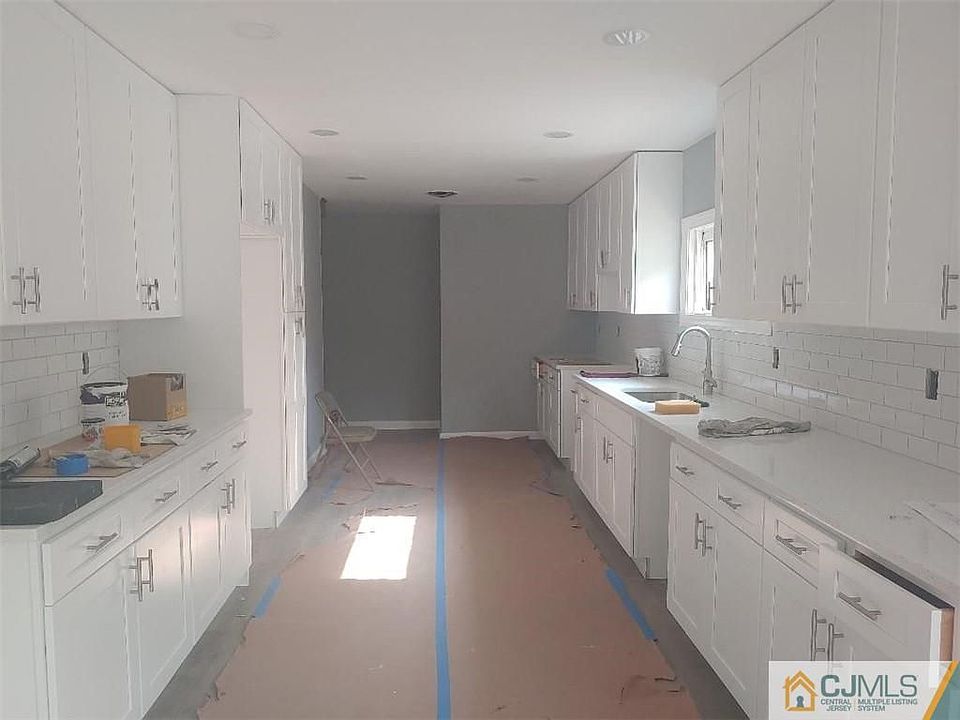 2nd image of 323 Spotswood Englishtown Apart A Rd