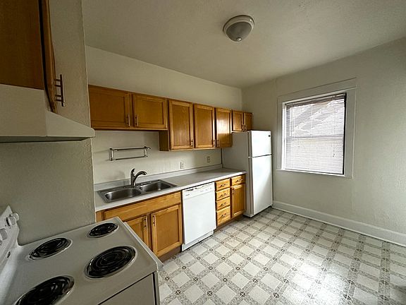 3rd image of 2321 Dupont Ave S APT 5