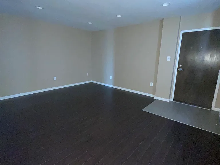 4704 Chestnut St #2D — Photo 5