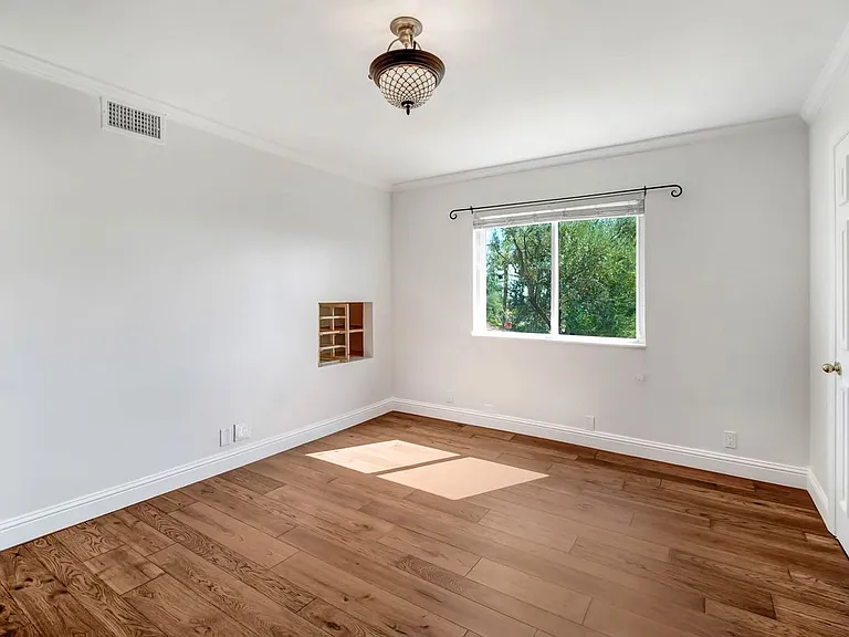 2401 Olive Ave — Photo 15