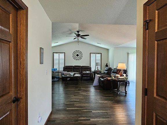 5th image of 12971 Meadow Creek Dr