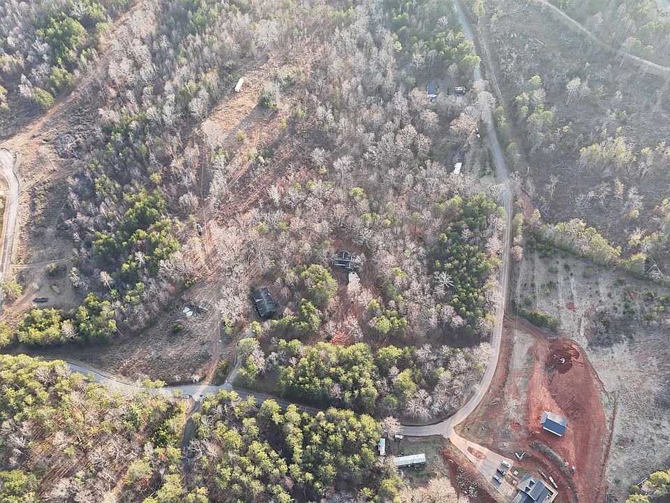 2nd image of 246 Hunting Hollow Rd