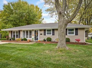 305 Wellesley Ln, Schaumburg, IL 60193