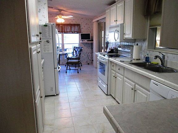 5th image of 84 Beaver Lake Cir