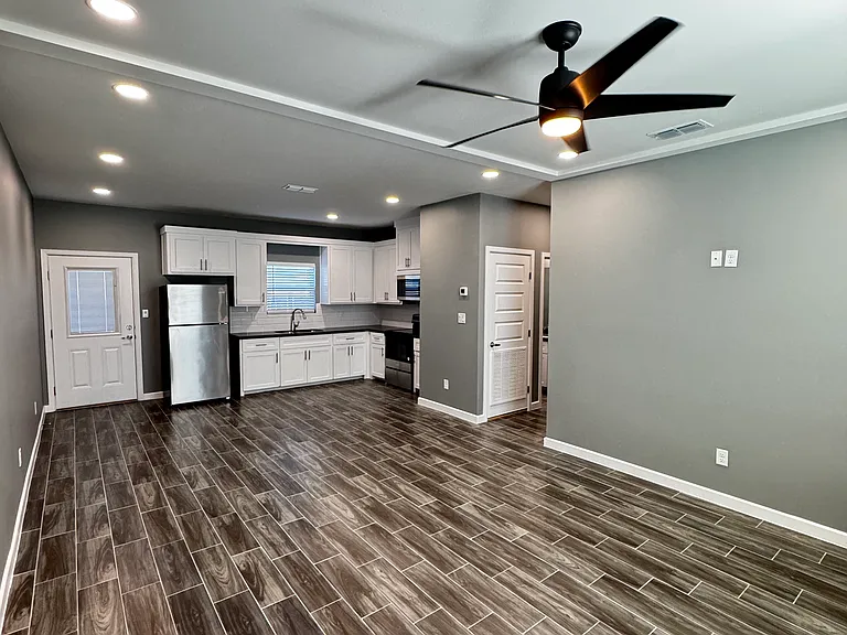1808 Angelina Dr #1 — Photo 3