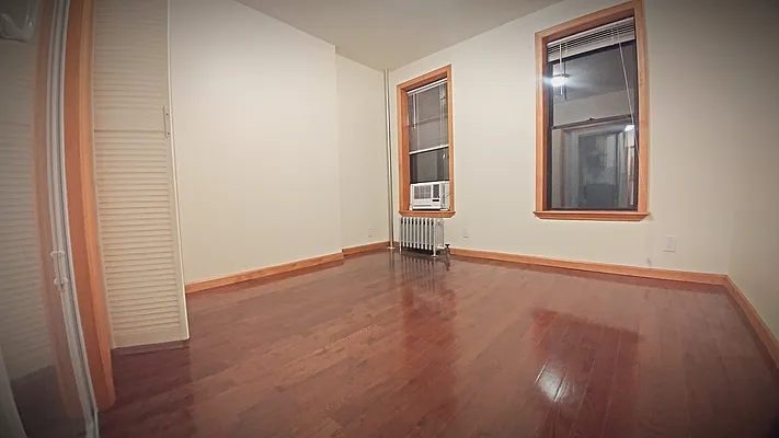 Rented by Downtown Mgt & Realty LLC | media 8