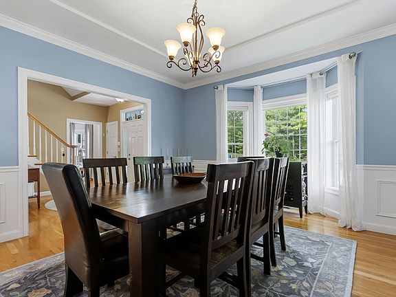 4th image of 23 Oak Ledge Cir