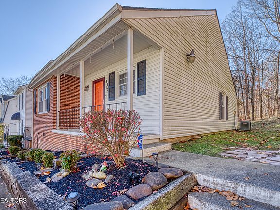 3rd image of 3847 Tambark Dr