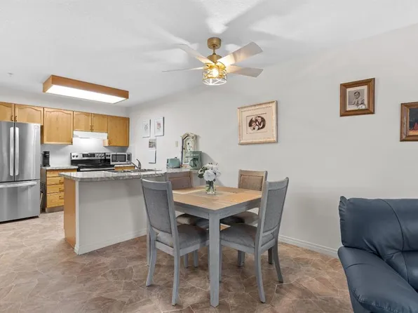 3 E Parklane Way #215, Strathmore, AB T1P 1N6
