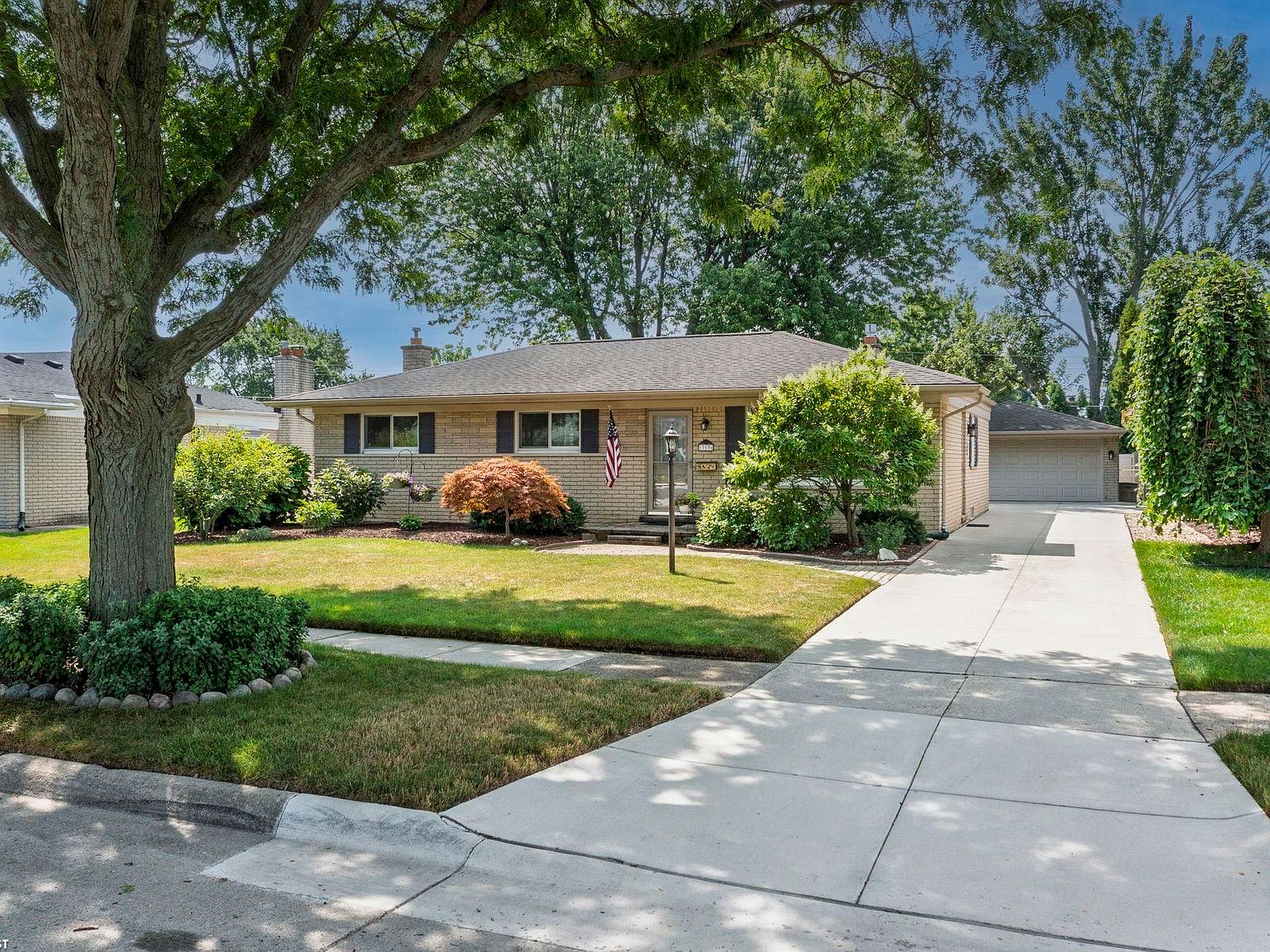 sachi‪ ꪔ̤ 13136 Winona Dr, Sterling Heights, MI 48312 | Zillow