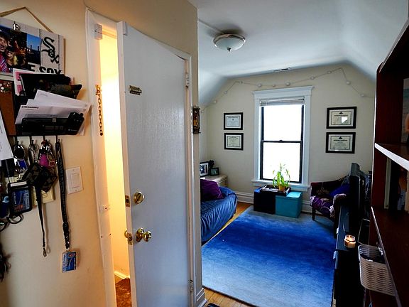 2nd image of 3642 N Lakewood Ave #3