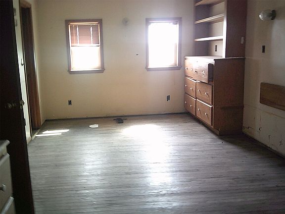 4th image of 1244 W 435th Rd