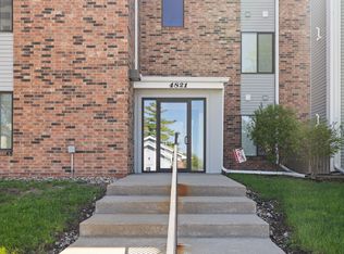 4821 86th St APT 21, Urbandale, IA 50322