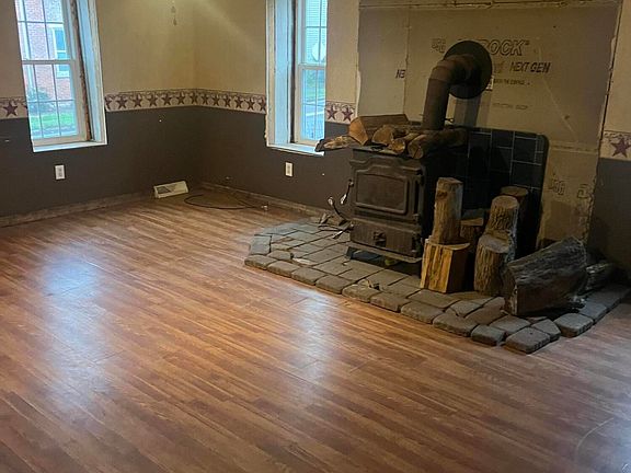 3rd image of 169 Main St
