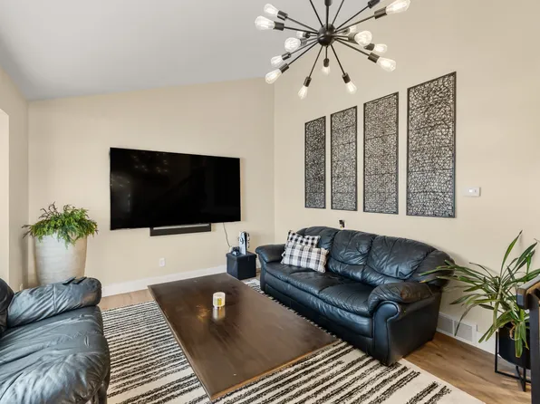 208 1st St, Polk City, IA 50226