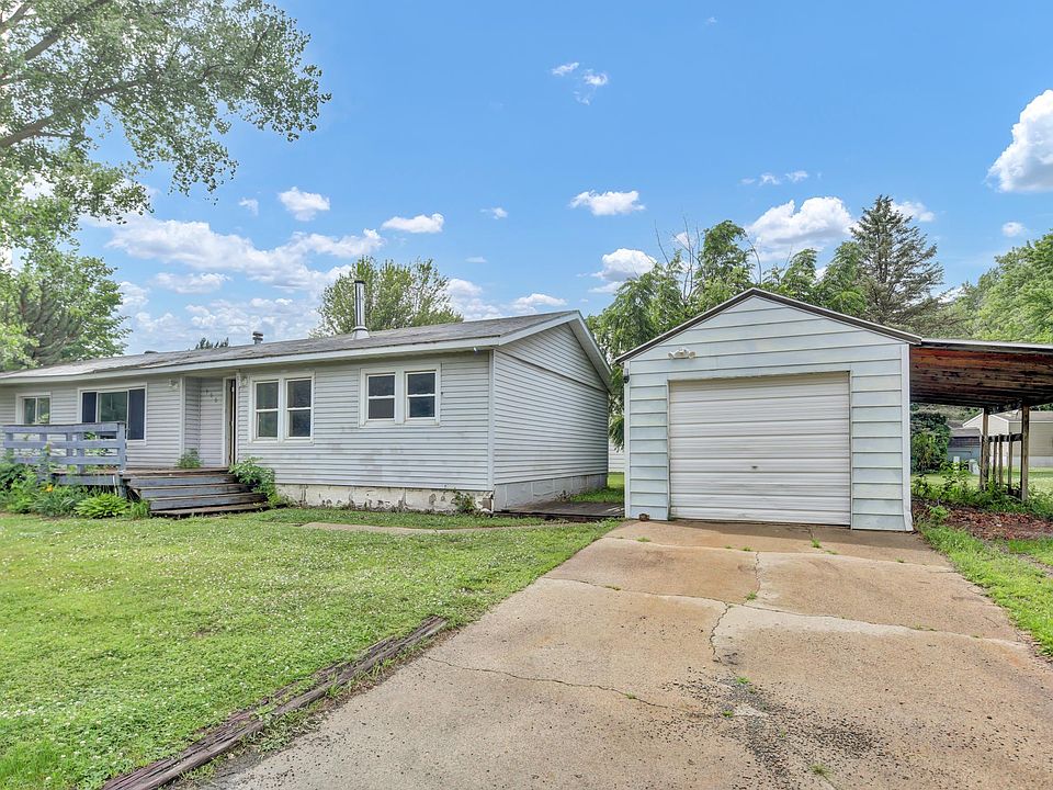 1st image of 900 Louise Ln