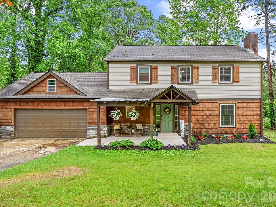 1st image of 4 Beechwood Lakes Dr