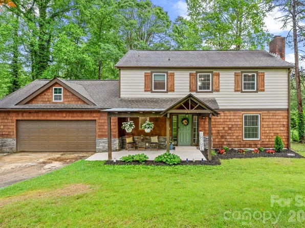 4 Beechwood Lakes Dr, Hendersonville, NC 28792