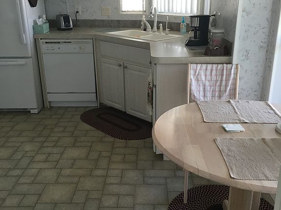 5th image of 443 Barbados Dr